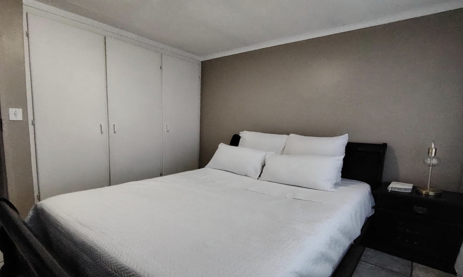 3 Bedroom Property for Sale in Kiepersol Free State